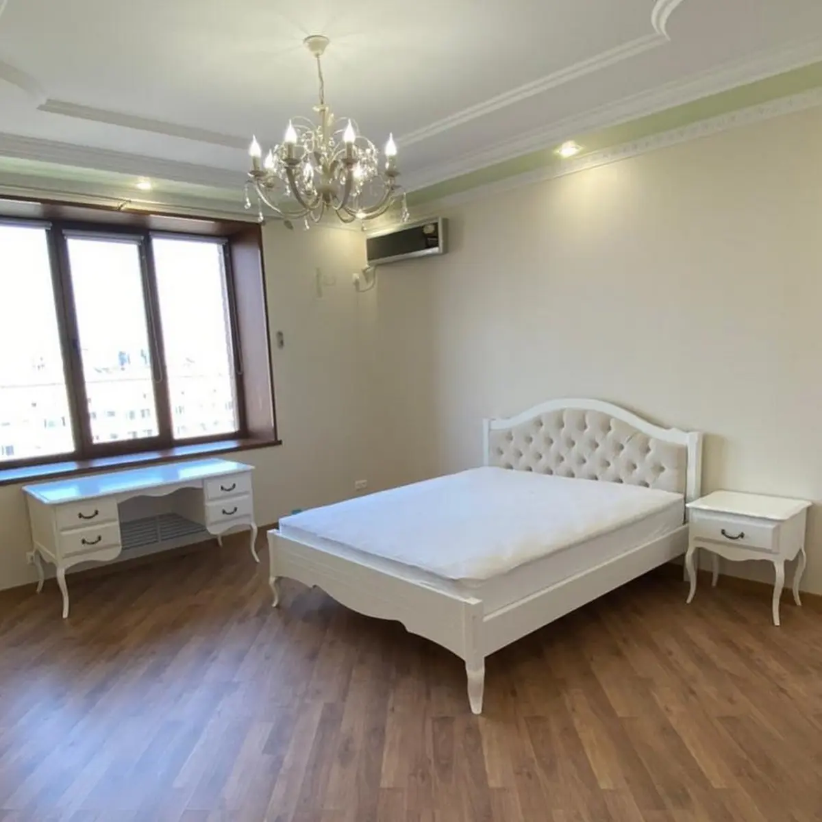 Кровать Авиньон 1400х2000 с каретной стяжкой