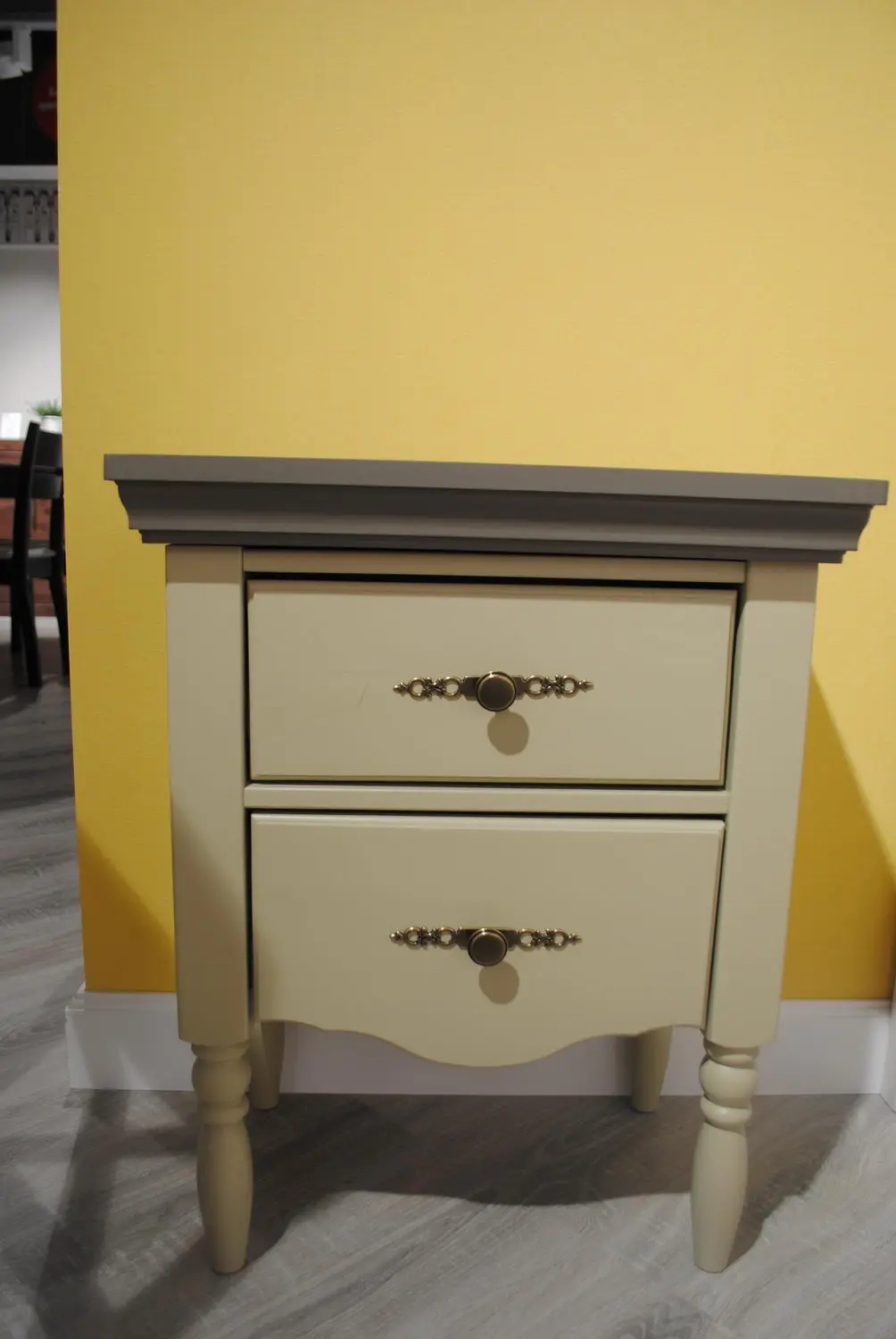 Тумба прикроватная из массива сосны Бьерт 1-52  сосна