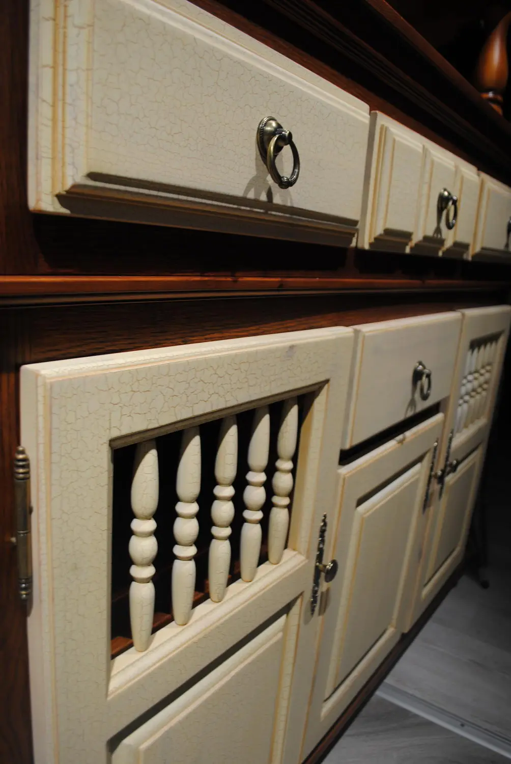 Сервант Валенсия 2-23 сосна