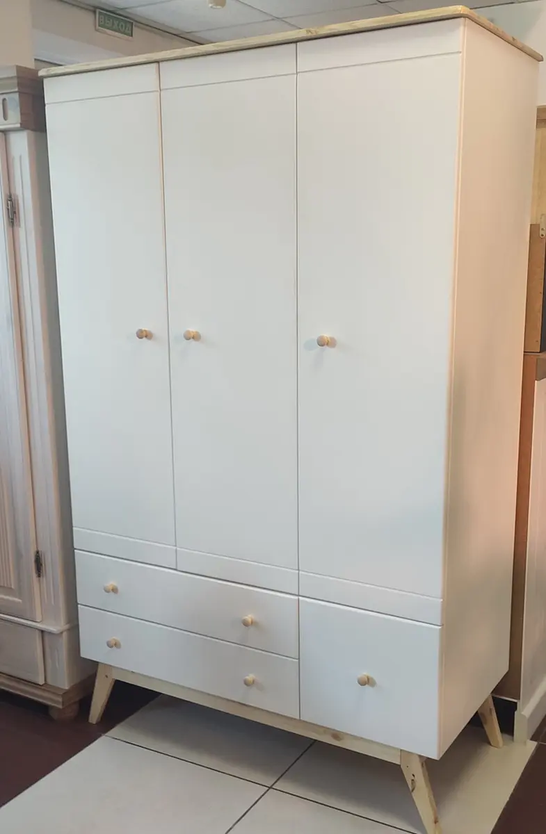 Шкаф детский с 3 ящиками массив сосны ТК №4 3-ств.