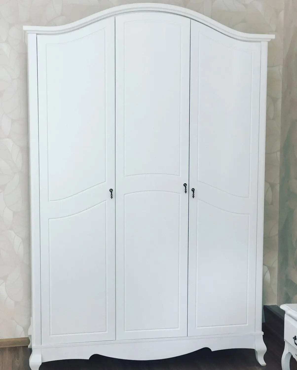 Шкаф Авиньон 3-х створчатый