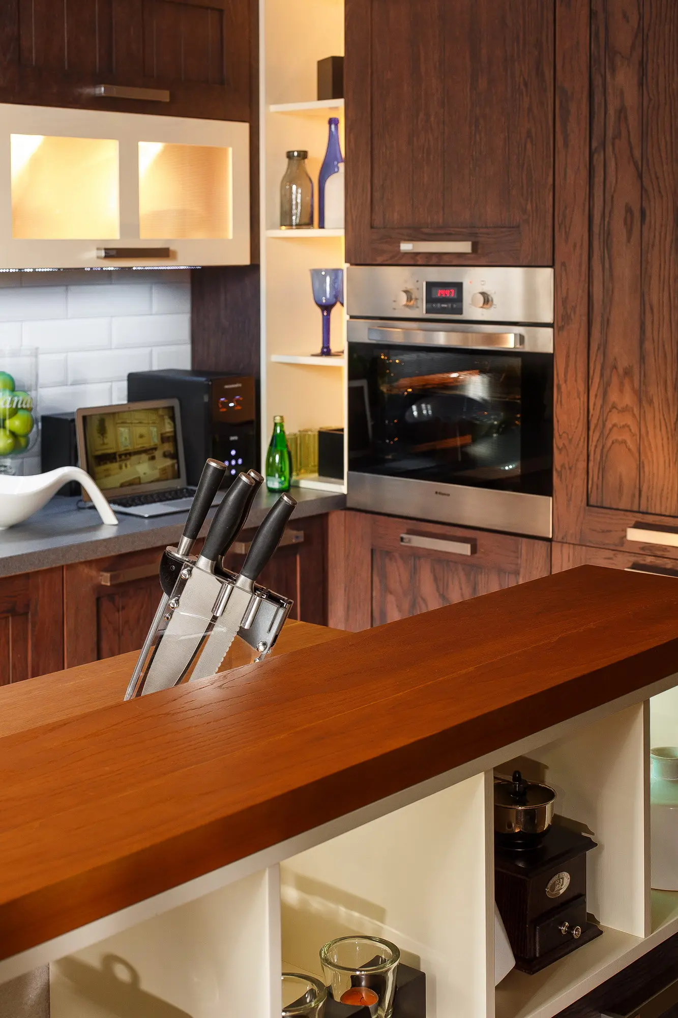 Кухня из массива Шоколад (цена за п/м)