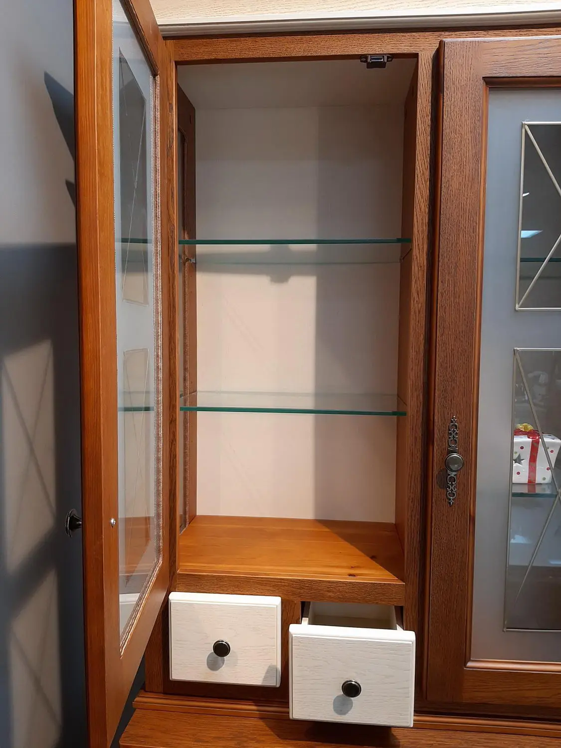 Сервант 3 створчатый  Бьерт 1-56 сосна