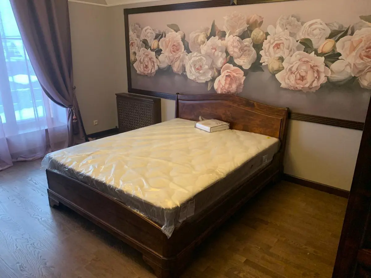 Кровать из дуба Луи Филипп ОВ 03  1800х2000