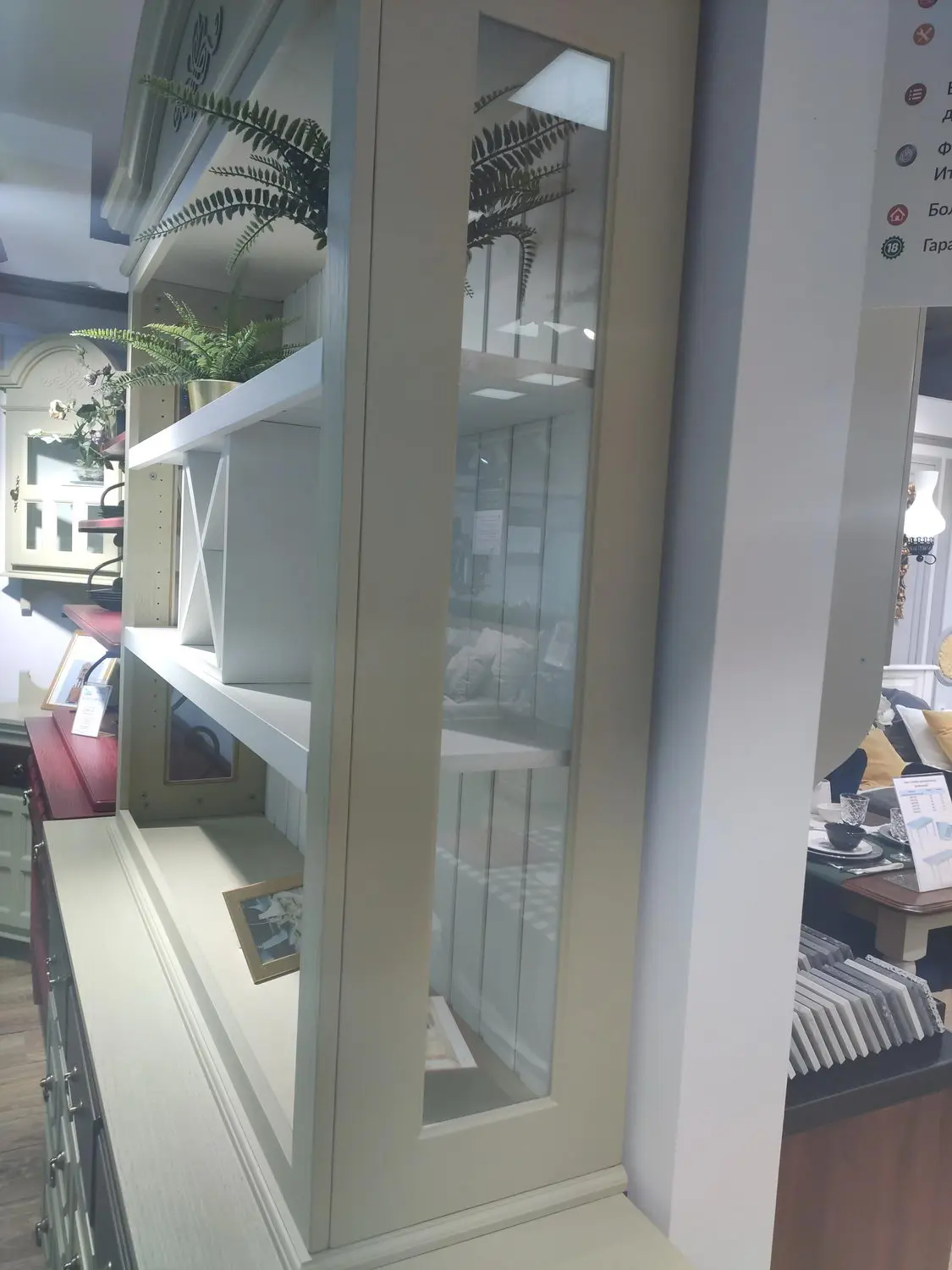 Сервант Валенсия 2-69  сосна