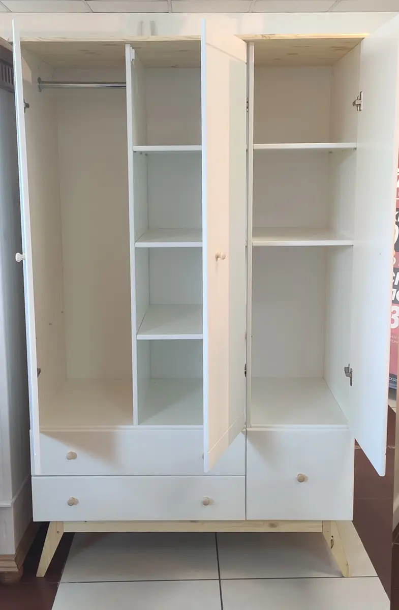 Шкаф детский с 3 ящиками массив сосны ТК №4 3-ств.