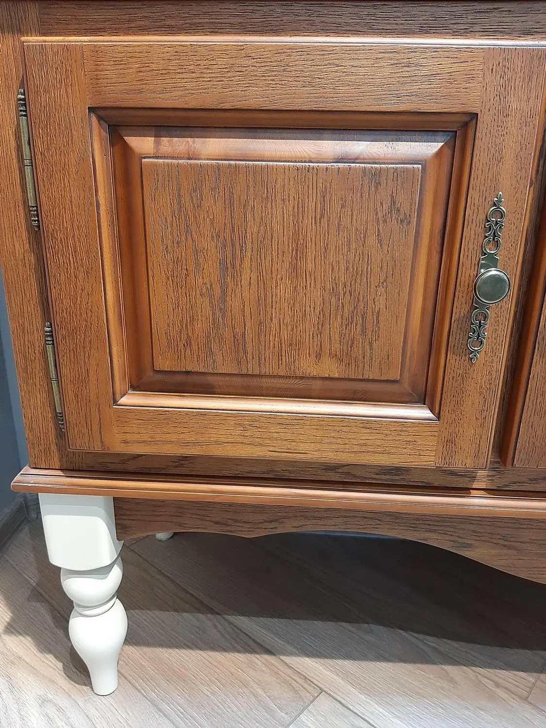 Сервант 3 створчатый Бьерт 1-56 сосна