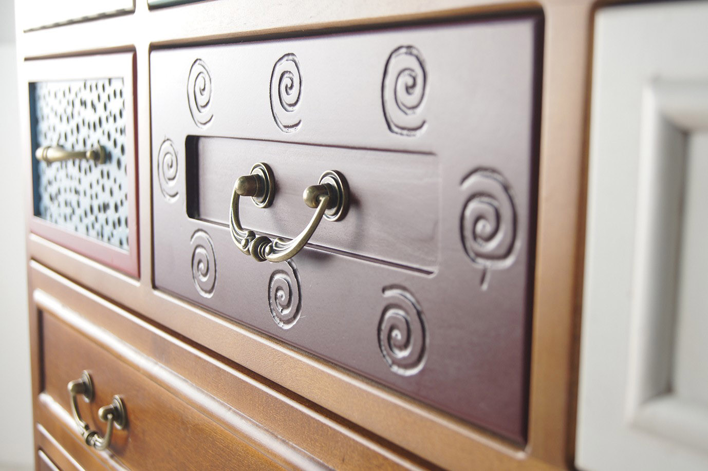 Вертикальный комод массив дерева Gouache Birch (7 ящиков) арт G20017ETG/1