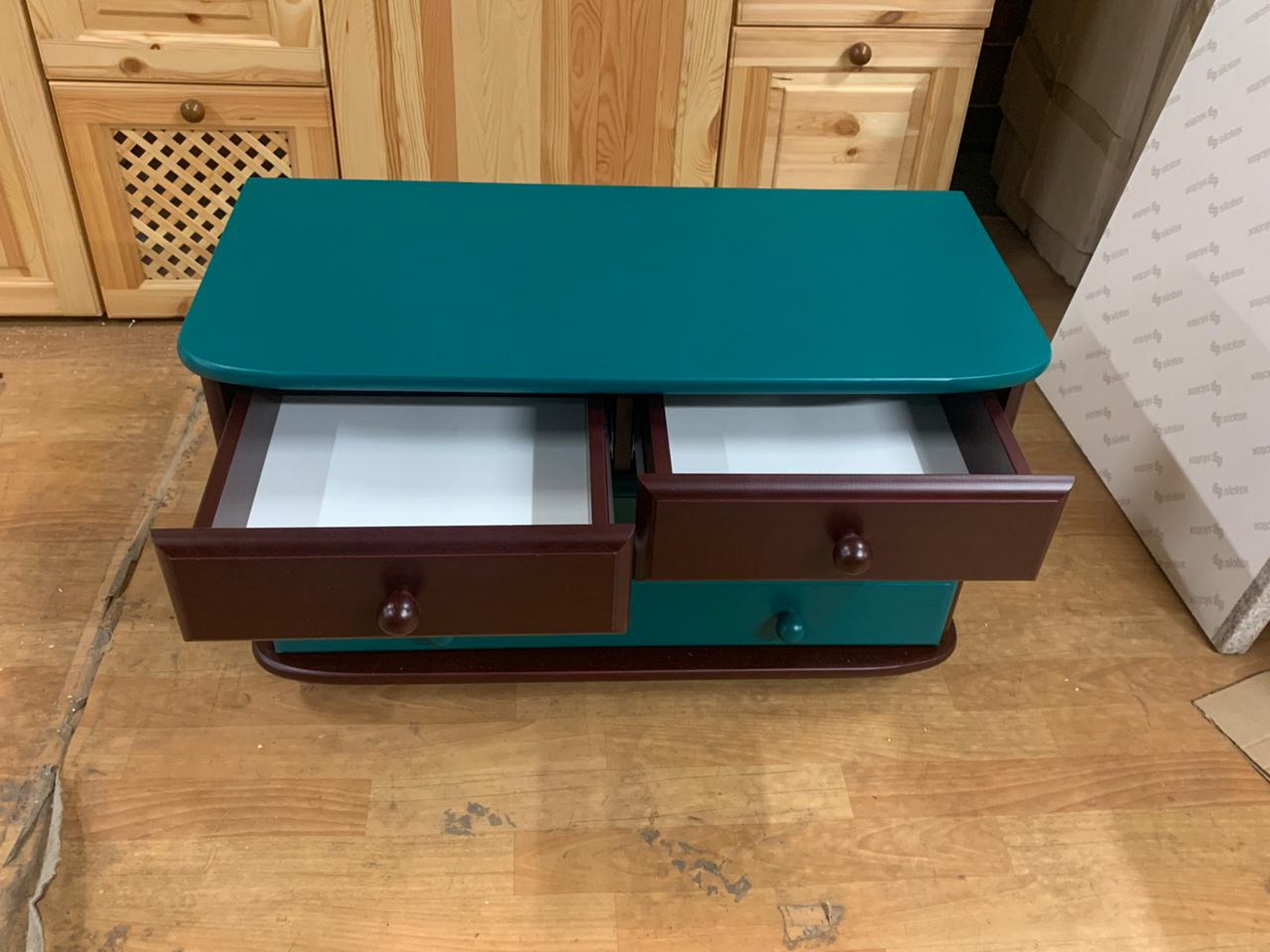 Комод с 4 ящиками массив сосны Вокко 82-04