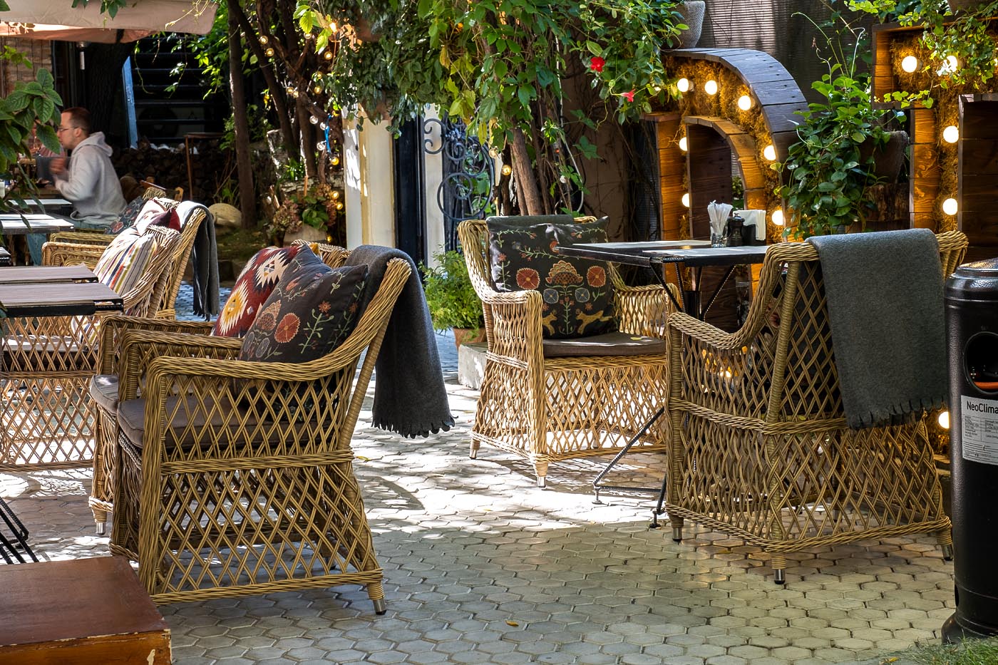 "Латтини" плетеное кресло из искусственного ротанга, цвет соломенный