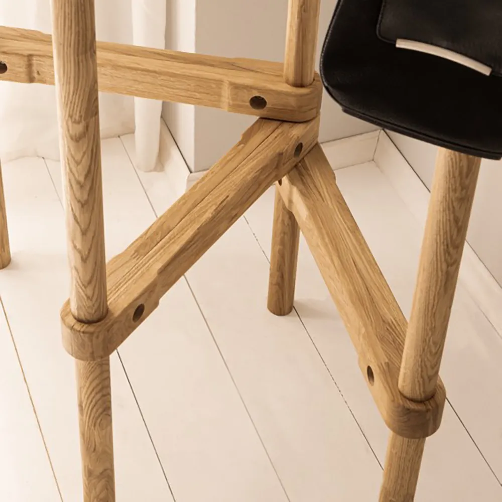 Вешалка для одежды Титус