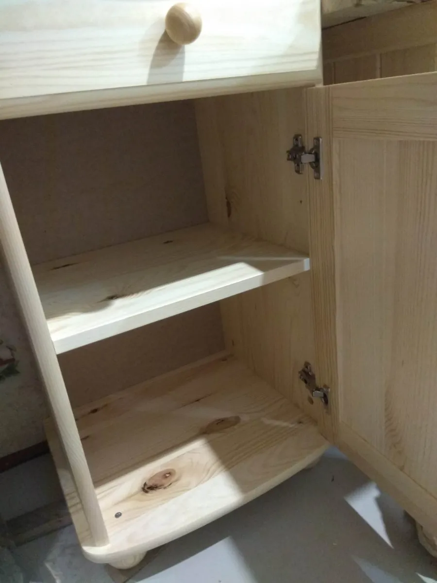 Комод с ящиком и дверкой из сосны Вокко 44-02